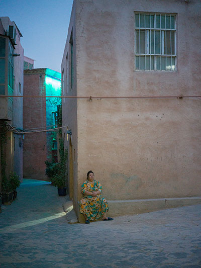 Humanistic photography observing street figures and social scenes