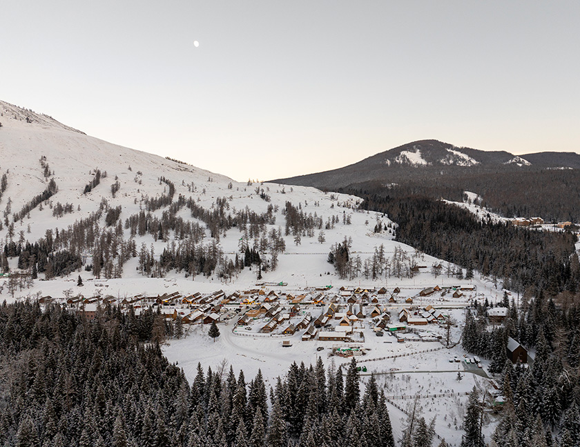 Landscape photographs shaped by natural light and terrain layers
