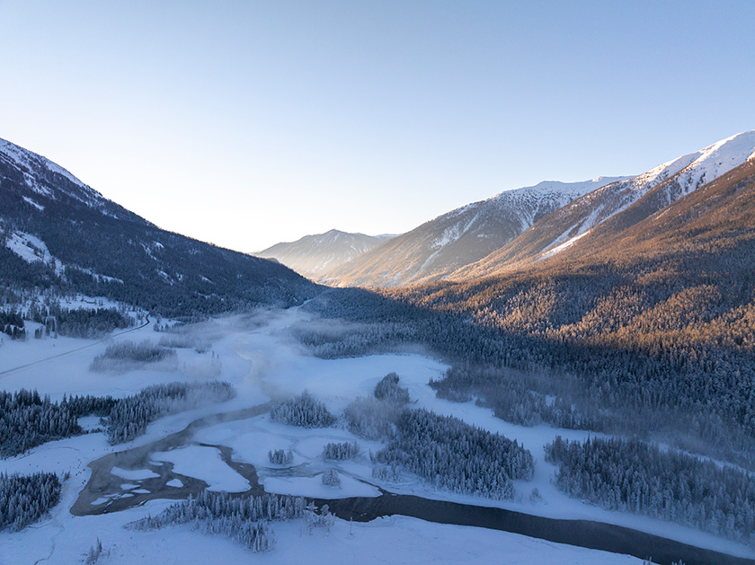 Landscape photographs shaped by natural light and terrain layers