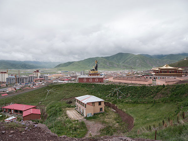 风与者系列摄影，人物与旷野风景关系